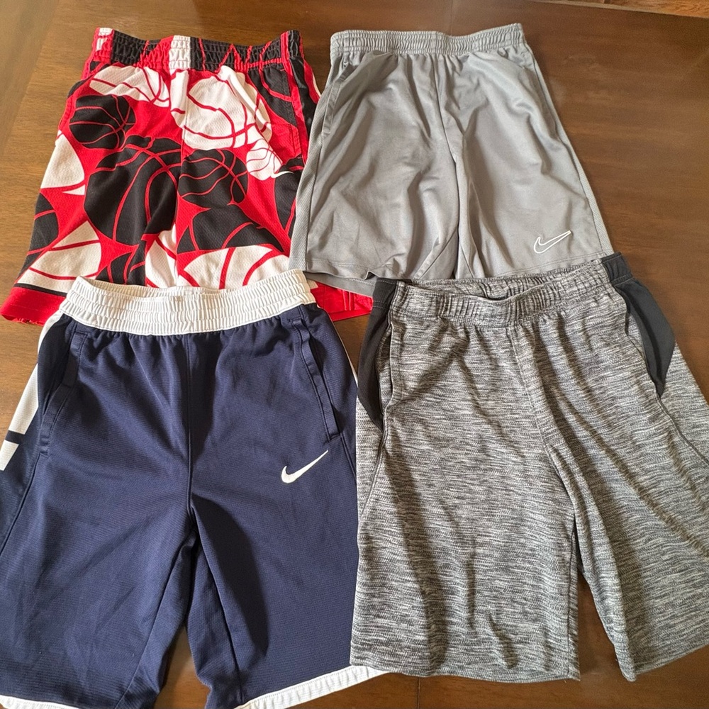 4 Youth Large Boys Shorts